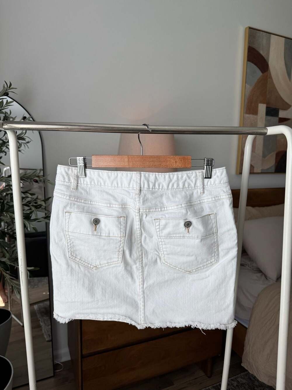Gap Jeans White Denim Mini Skirt Size 6 Frayed Hem Y2K